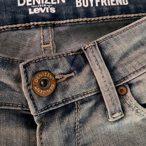 Levi’s | DENIZEN BOYFRIEND | Size 27 | Lightly Distressed - Picture 4 of 7